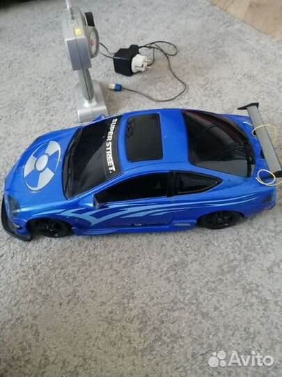 Машина на радиоуправлении для дрифта