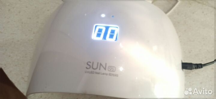 Ультрафиолетовая лампа для ногтй