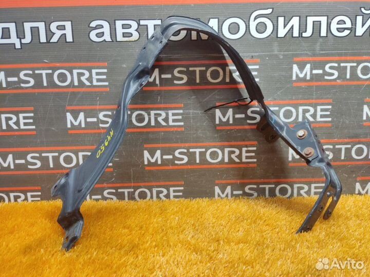 Кронштейн фары передний левый Mercedes-Benz