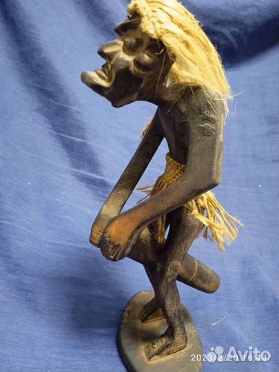 Деревянные статуэтки из дерева разных стран