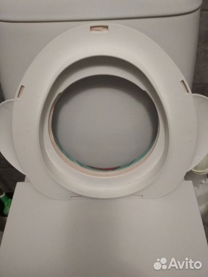 Детское сиденье на унитаз