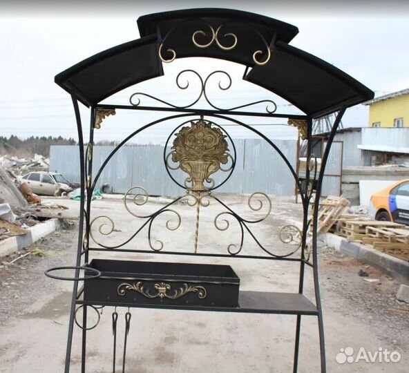 Мангал с печью и столиком