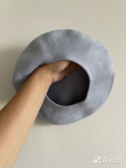 Берет небесно-голубого цвета новый