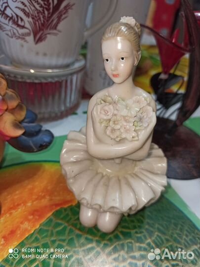 Набор статуэток, значков, сова — шкатулка