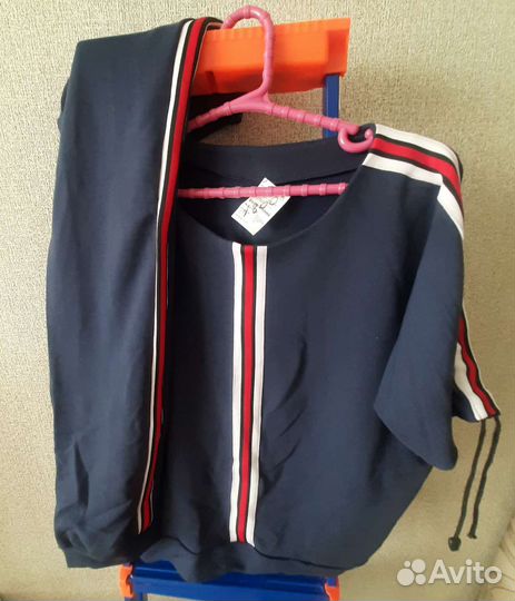 Спортивный костюм женский