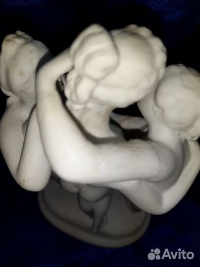 Статуэтка фарфор