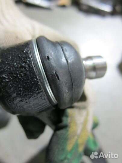 Рычаг передний нижний левый Suzuki Baleno 1