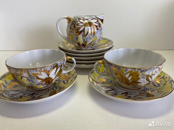Предметы из сервиза «Золотые ромашки»