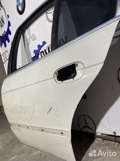 Задняя левая дверь Mercedes W211