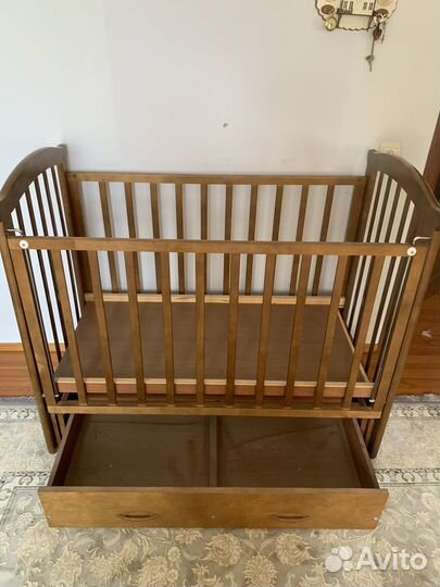 Детская кроватка
