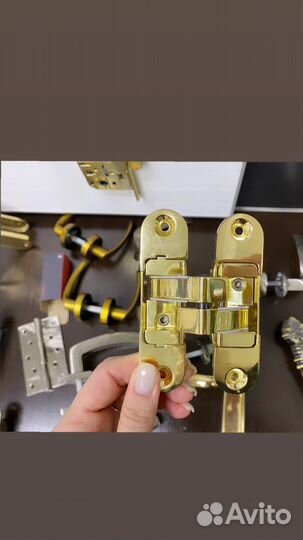 Дверные ручки,замки,петли,защелки