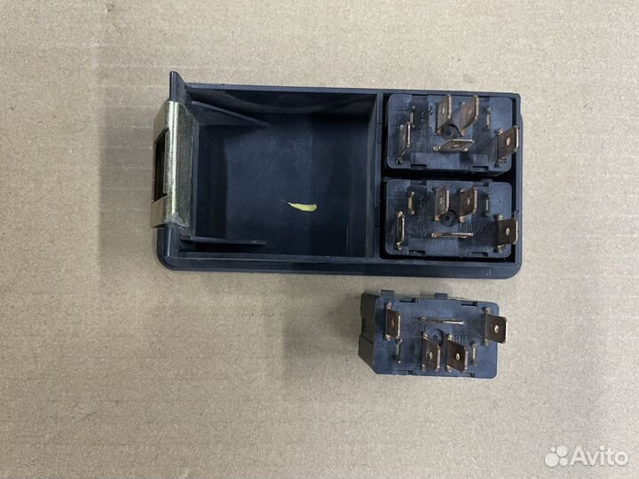 Блок управления стеклоподьемниками ауди 100с4а6