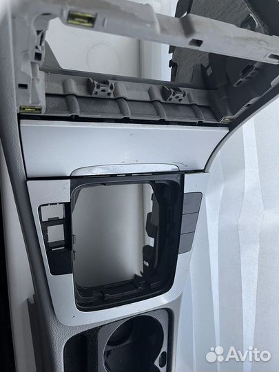 Панель подлокотника на passat b6