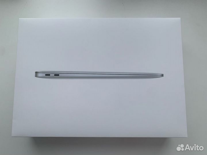 Apple Macbook Air Silver M1 8/256 можно обмен