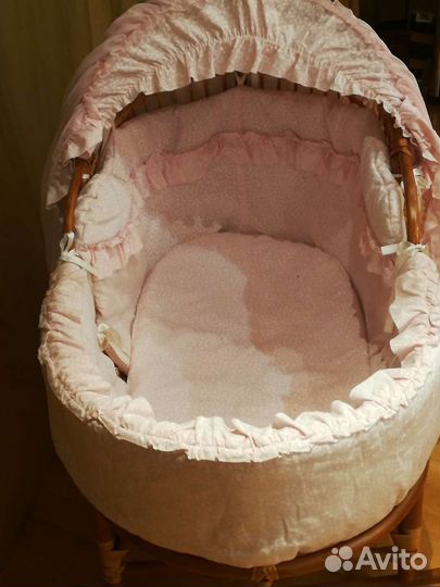 Плетёная люлька для новорожденных