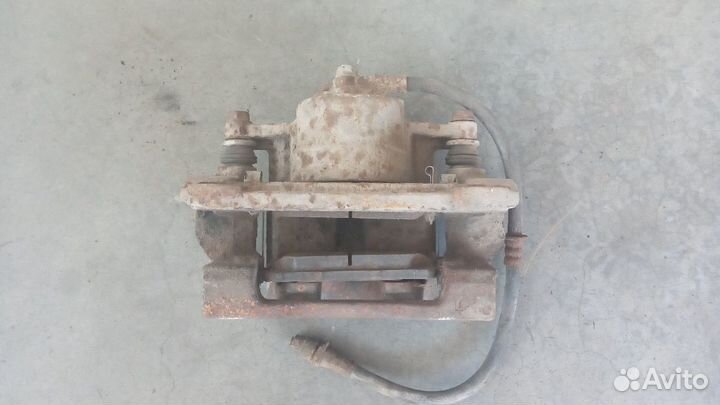 Суппорт тормозной передний lexus RX 2