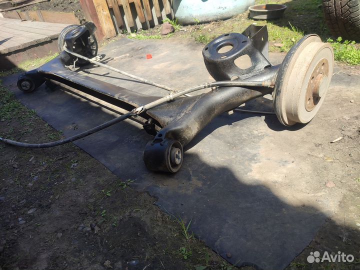 Задняя балка Шкода Фабия 2, rapid