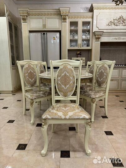 Столы и стулья