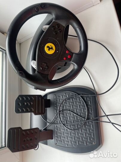 Игровой руль с педалями thrustmaster