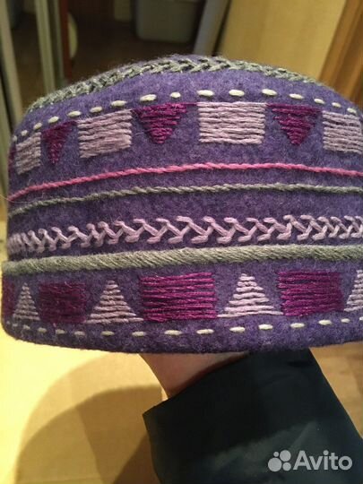 Шапочка жен. из валеной шерсти дизайнерская