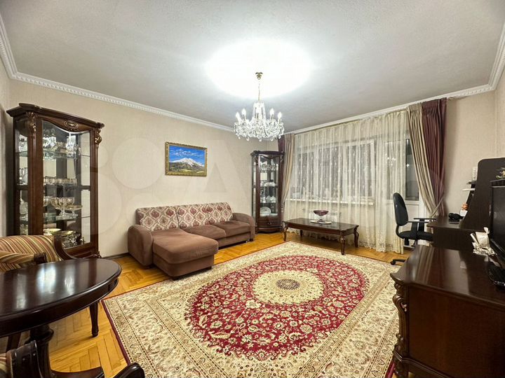 2-к. квартира, 80 м², 5/6 эт.