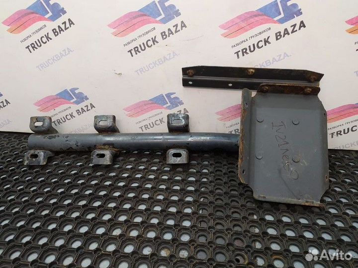 41270064 Кронштейн подножки левый Iveco Stralis