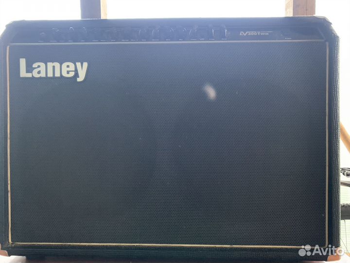 Гитарный комбоусилиткль Laney Lv300 Twin