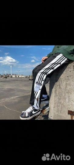 Спортивные штаны adidas adibreek