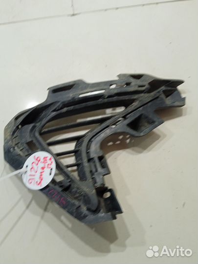 Решетка бампера передняя левая (Hyundai Sonata)