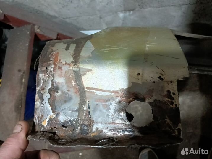 Крыло переднее правое mazda 3 bk седан