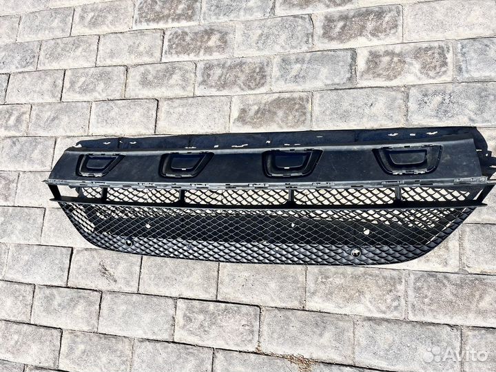 Нижняя решетка бампера mercedes Glc