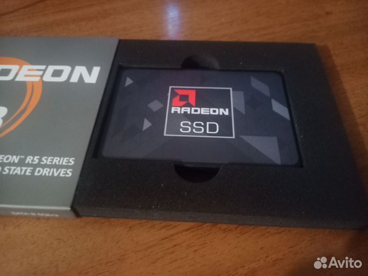 SSD диск radeon 128 GB