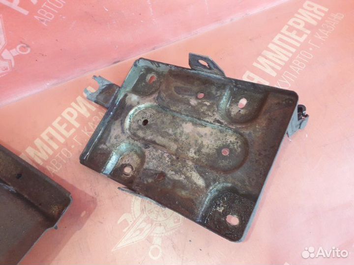 Площадка акб аккумулятора Лада Калина 1 хэтчбек 1
