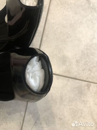 Туфли лодочки лаковые Burberry 39 1/2