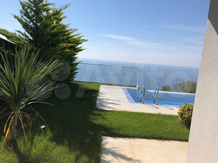 Коттедж 250 м² на участке 4 сот.