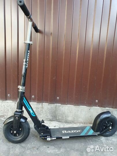 Городской самокат на надувных колесах