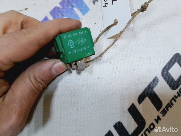 Реле с сиденья Рено Меган 2