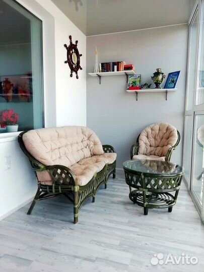 Комплект мебели из ротанга с трехместным диваном