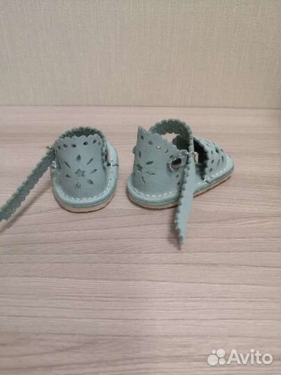 Сандали новые