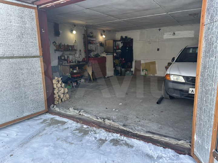 Гараж, > 30 м²