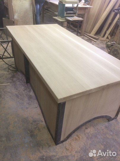 Письменный стол из массива Дуба