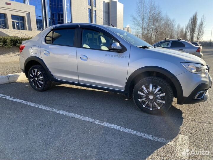 Renault Logan Stepway 1.6 МТ, 2019, 120 000 км