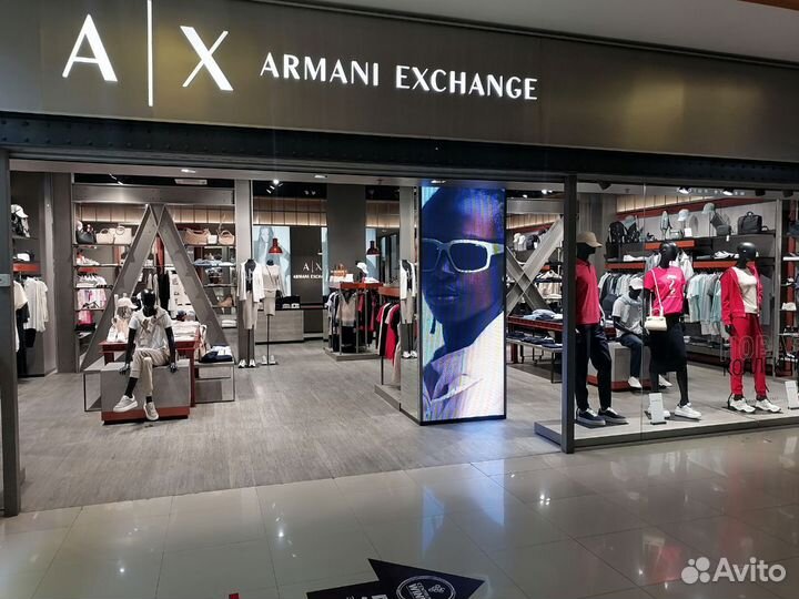 Продавец-консультант в магазин Armani Exchange