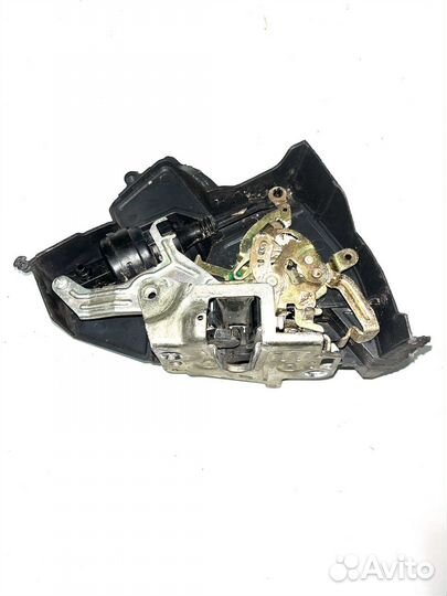 Замок задний правый Mercedes W202