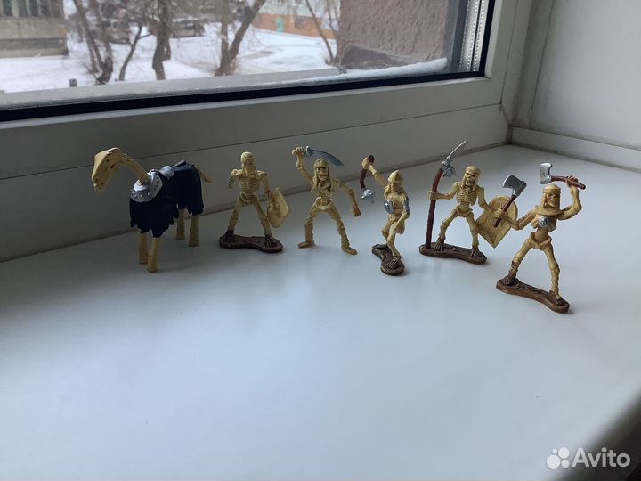 Скелет (игрушки для мальчика)