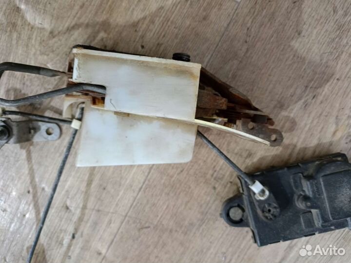 Замок двери передней левой Hyundai Sonata 4