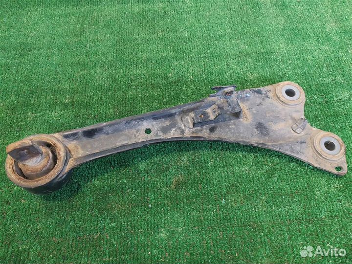 Рычаг задний продольный левый Toyota Auris E18 20