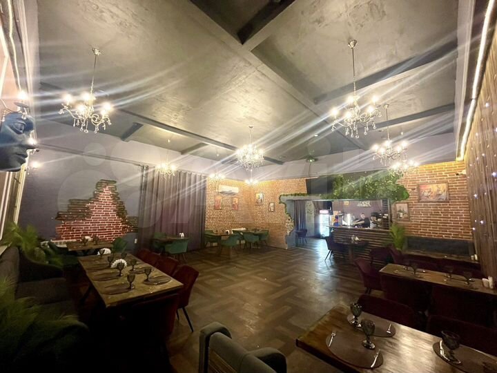 Отдельно-стоящее здание, 240 м²