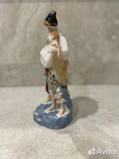 Фарфоровые статуэтка майская ночь