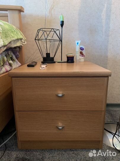 Тумба прикроватная